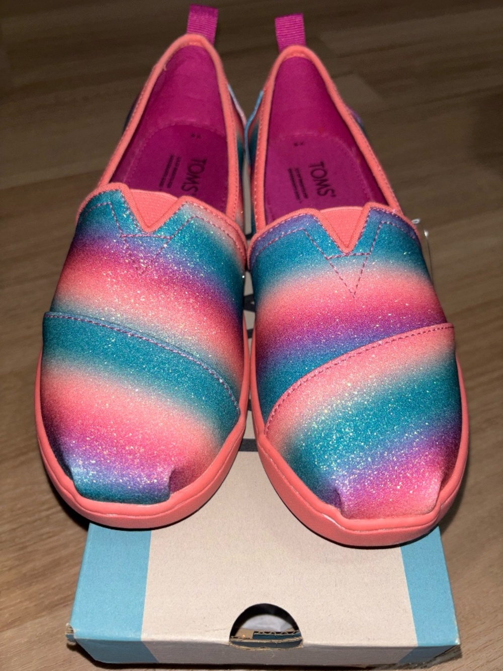 NEW Youth TOMS Alpargata, size 5. Color: Dark Fuchsia Gradient Glitter.